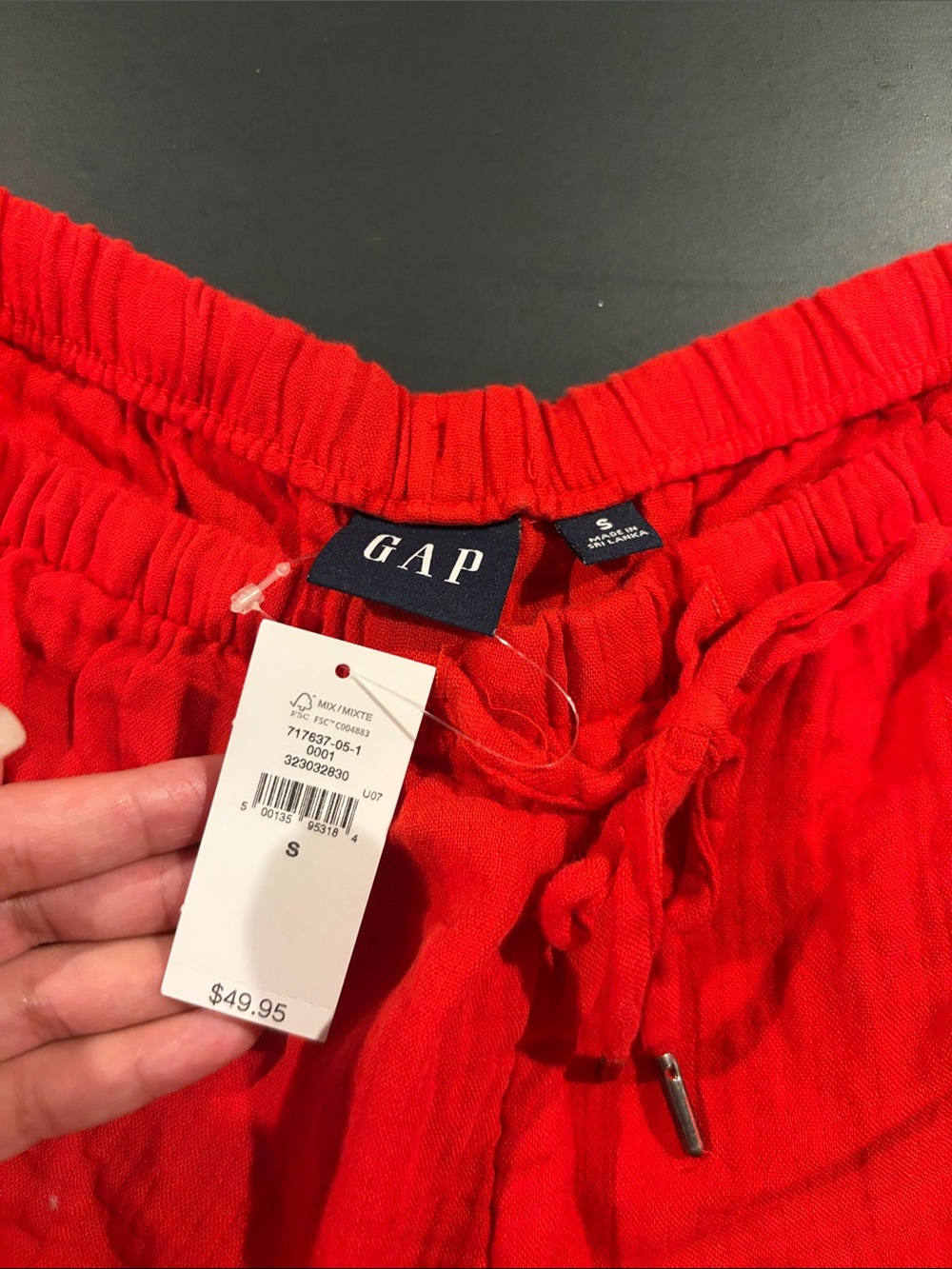 Gap woven shorts NWT - Picture 2 of 2